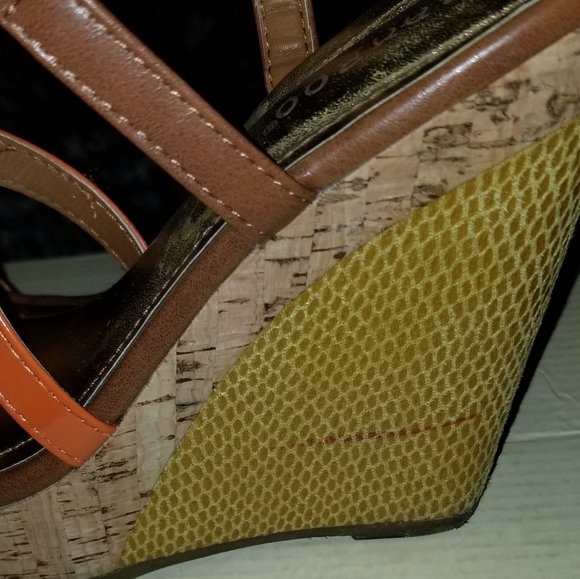 Shoes - Picture 3 of 4